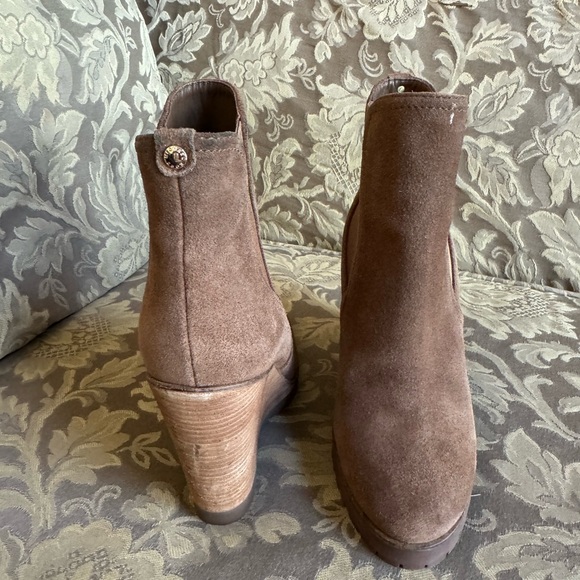 Michael Kors THEA CHELSEA ANKLE BOOTS Brown Suede Women Size 6 M - Picture 4 of 10